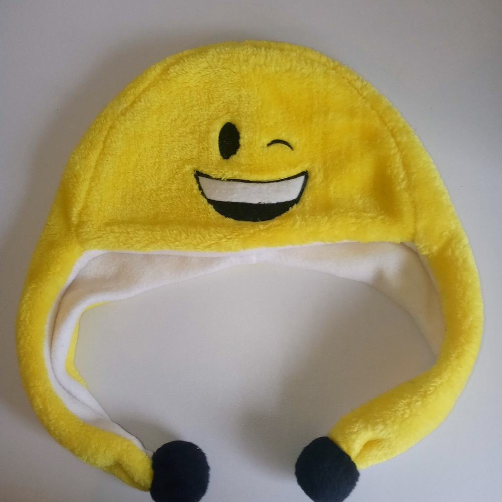 Childs bright yellow emoji winter hat